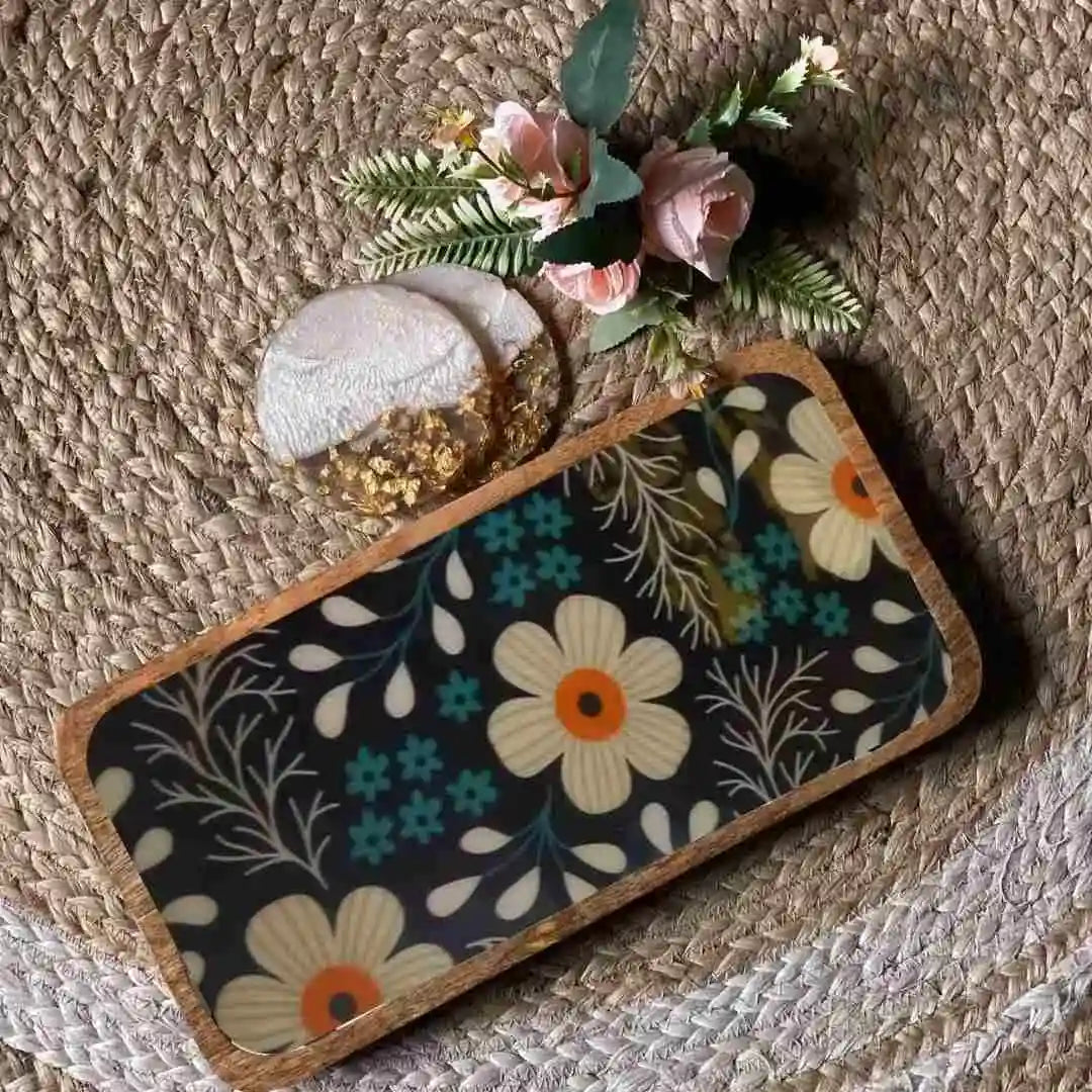 Elegant Midnight Daisy Floral Print Wooden Serveware
