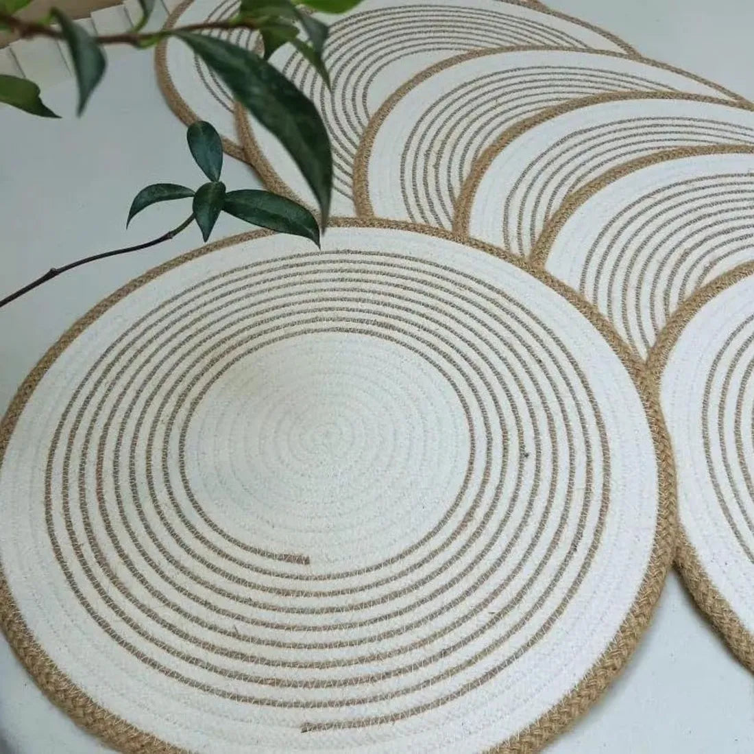White & Beige Spiral Dual-Color Placemats