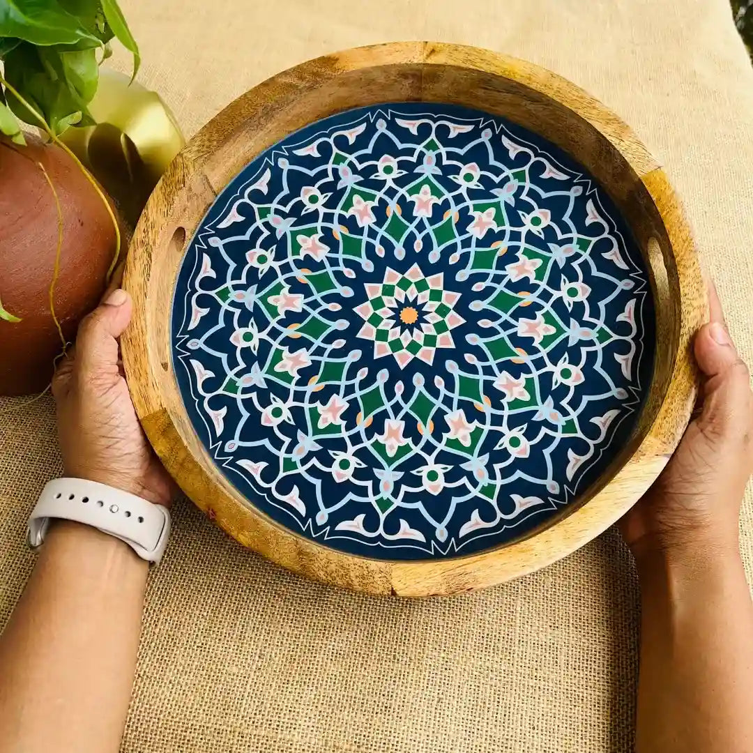 Immersive Blue Mandala Pattern Wooden Serveware