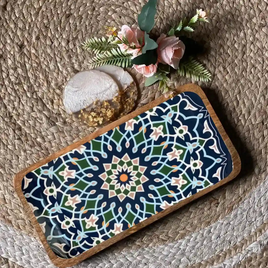 Immersive Blue Mandala Pattern Wooden Serveware