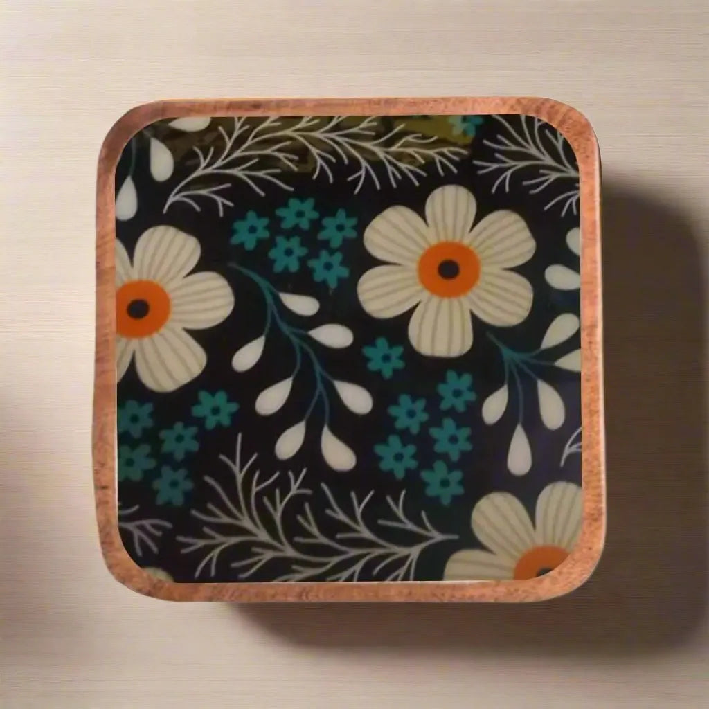 Elegant Midnight Daisy Floral Print Wooden Serveware