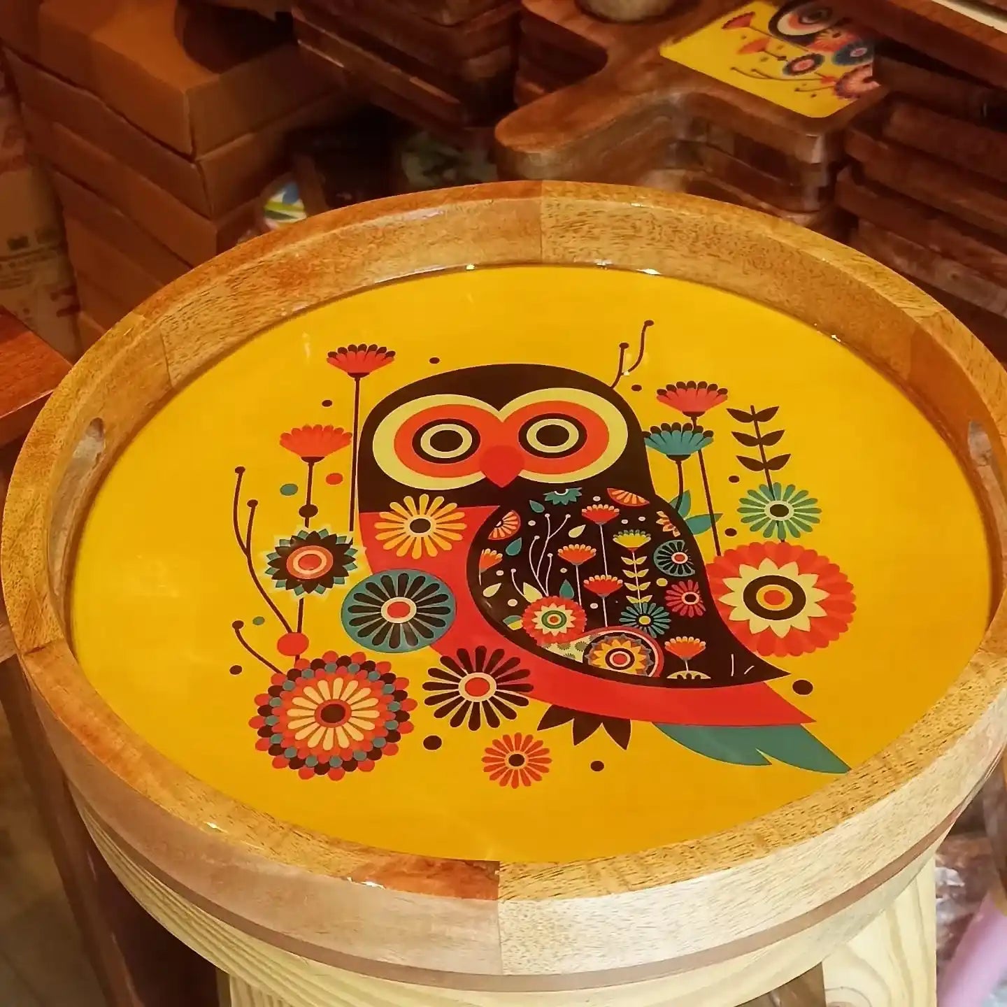 Elegant Wooden Yellow Owl Print Serveware