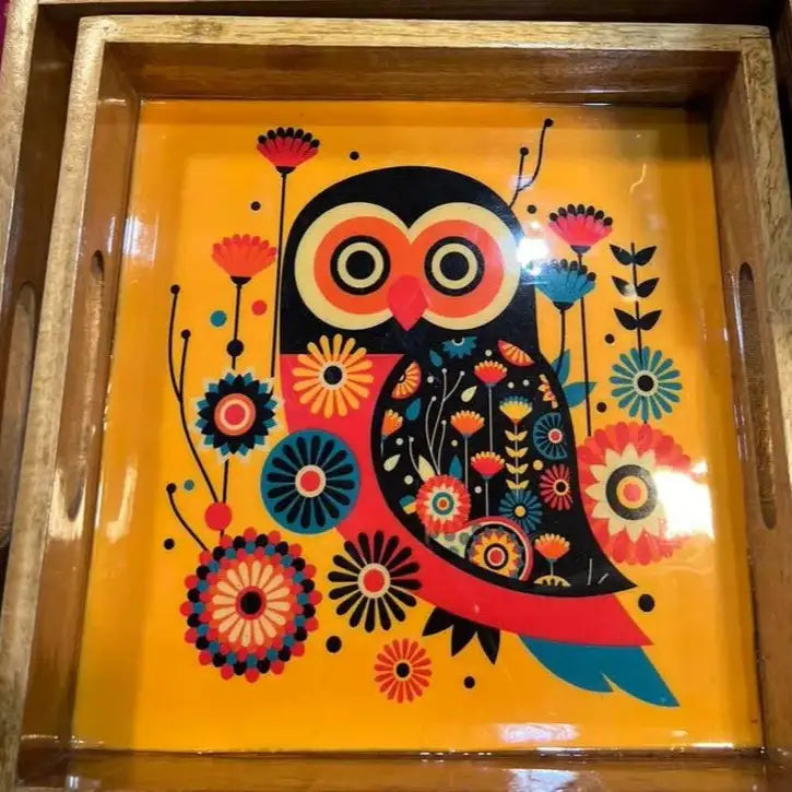 Elegant Wooden Yellow Owl Print Serveware