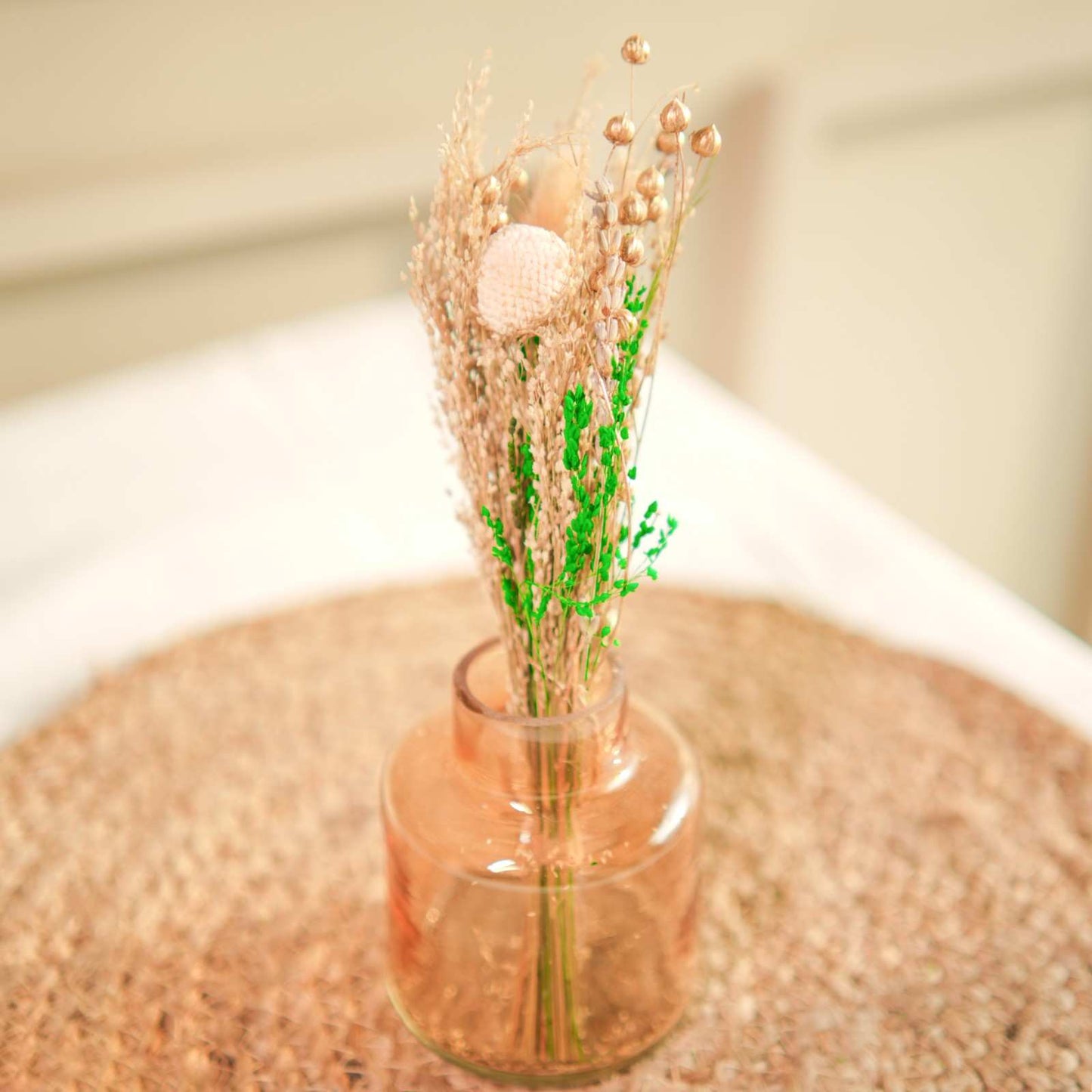 Woodland Vase with Dried Flower Bunch Decor