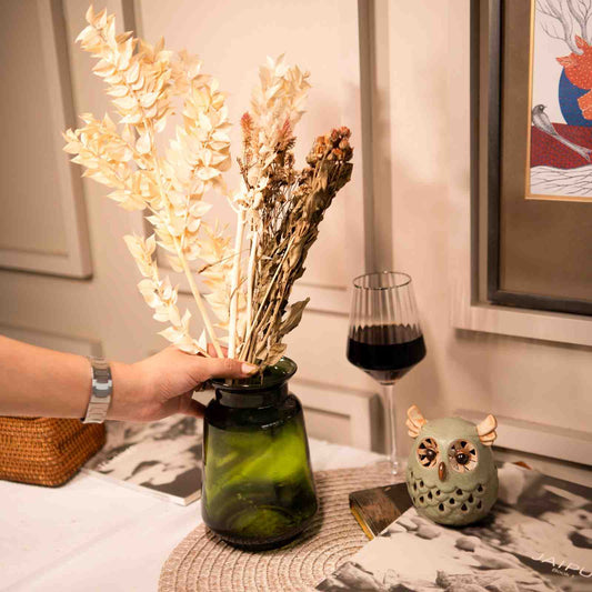 Emerald Elegance Glass Vase with Dried Flower