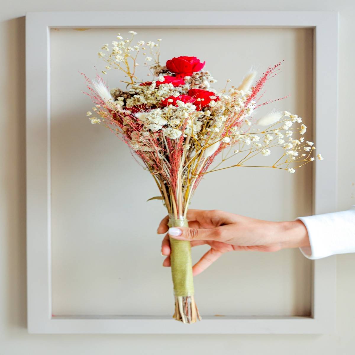 Romantic Essence Dried Flower Valentine Bunch